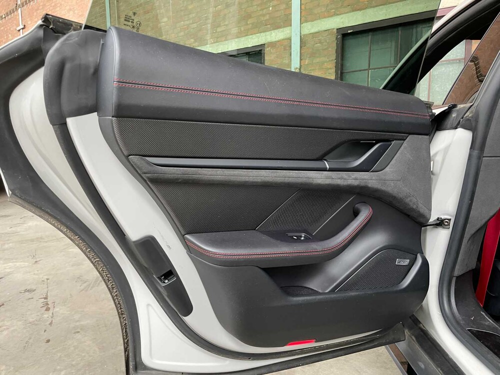 Porsche Taycan Sport Turismo GTS 93 kWh Sport-Chrono Sport-Design 600pk 2022 (Origineel-NL + 1e Eigenaar) -Carbon-, P-009-LP