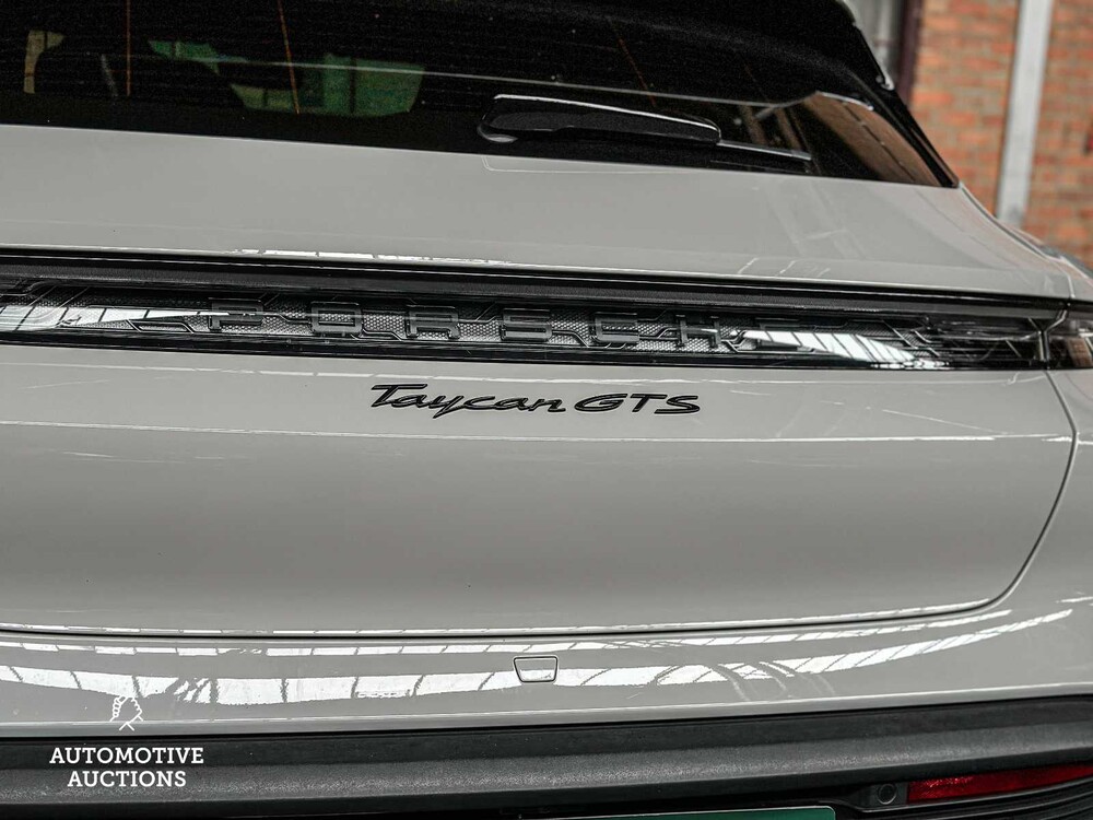Porsche Taycan Sport Turismo GTS 93 kWh Sport-Chrono Sport-Design 600pk 2022 (Origineel-NL + 1e Eigenaar) -Carbon-, P-009-LP