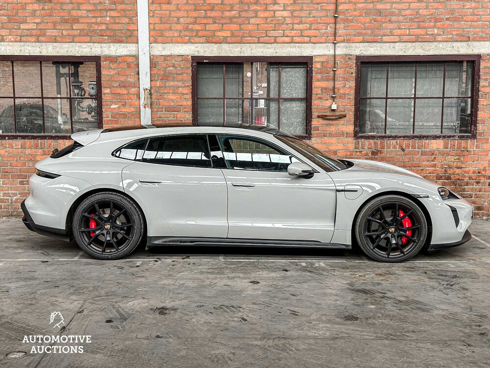 Porsche Taycan Sport Turismo GTS 93 kWh Sport-Chrono Sport-Design 600pk 2022 (Origineel-NL + 1e Eigenaar) -Carbon-, P-009-LP