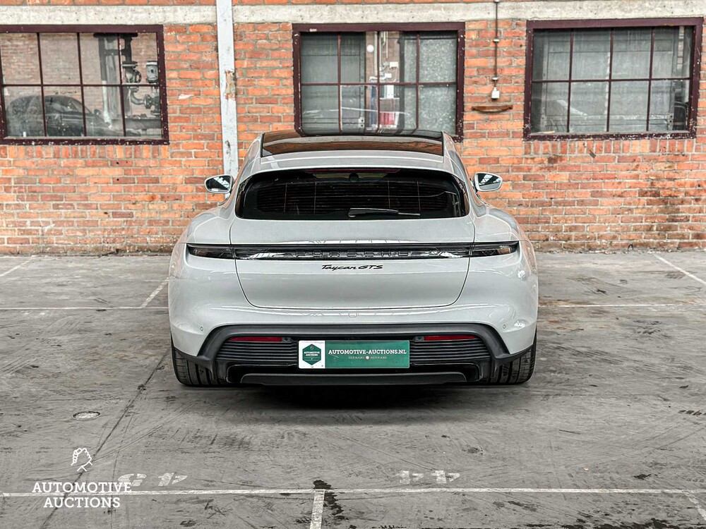 Porsche Taycan Sport Turismo GTS 93 kWh Sport-Chrono Sport-Design 600pk 2022 (Origineel-NL + 1e Eigenaar) -Carbon-, P-009-LP