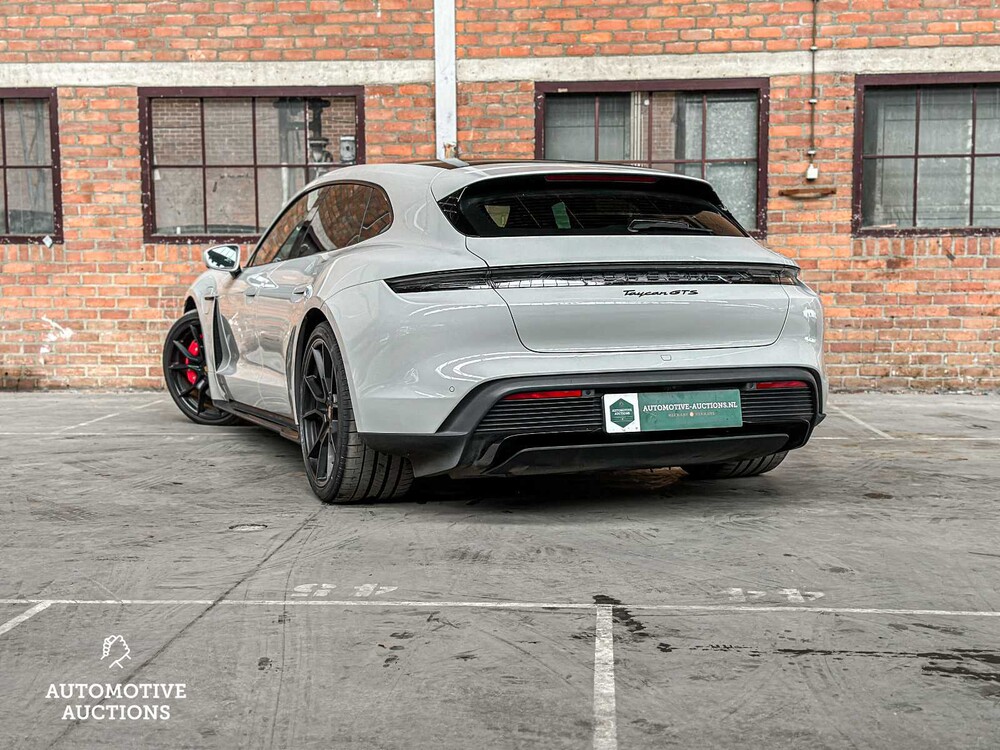 Porsche Taycan Sport Turismo GTS 93 kWh Sport-Chrono Sport-Design 600pk 2022 (Origineel-NL + 1e Eigenaar) -Carbon-, P-009-LP