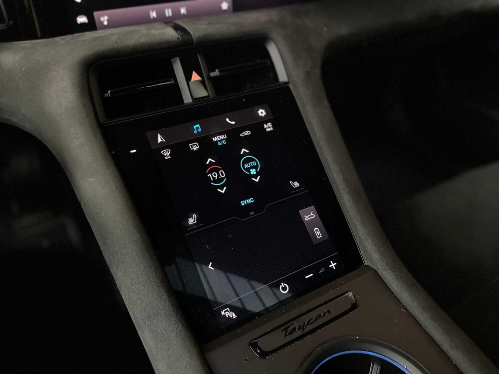 Porsche Taycan Sport Turismo GTS 93 kWh Sport-Chrono Sport-Design 600pk 2022 (Origineel-NL + 1e Eigenaar) -Carbon-, P-009-LP