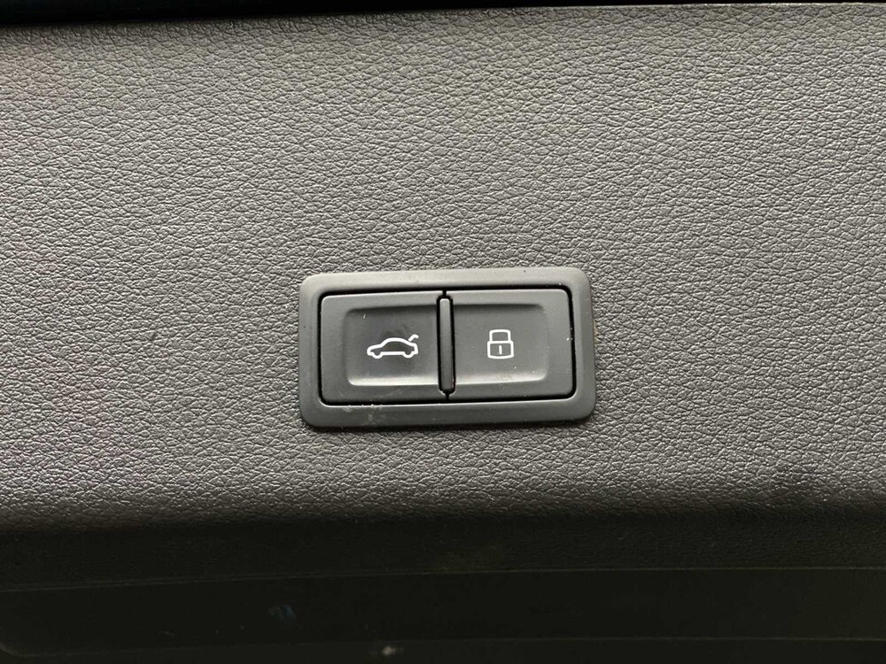 Audi e-tron 55 quattro advanced 95 kWh 360hp 2019 (original-NL + 1st owner), ZT-397-B