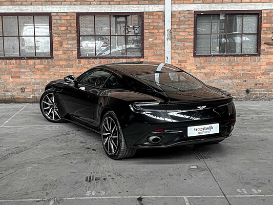 Aston Martin DB11 4.0 V8 510PS 2017, T-223-BS