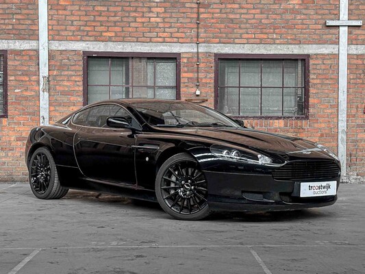 Aston Martin DB9 5.9 V12 Touchtronic 457PS 2004, 31-XJ-GF