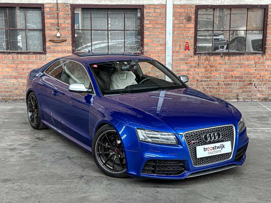 Audi RS5 Coupe 4.2 V8 FSI Quattro 450PS 2011