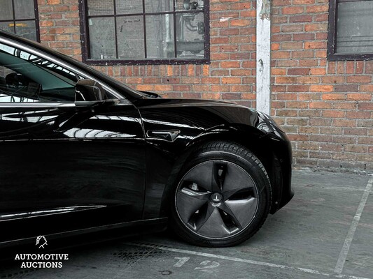 Tesla Model 3 Standard RWD Plus 60 kWh (Original-NL + 1. Besitzer) 238PS 2019, ZK-758-Z