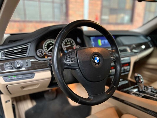 BMW 750i High Executive 408pk 2010 ORIG-NL 7-serie, 72-KPS-8