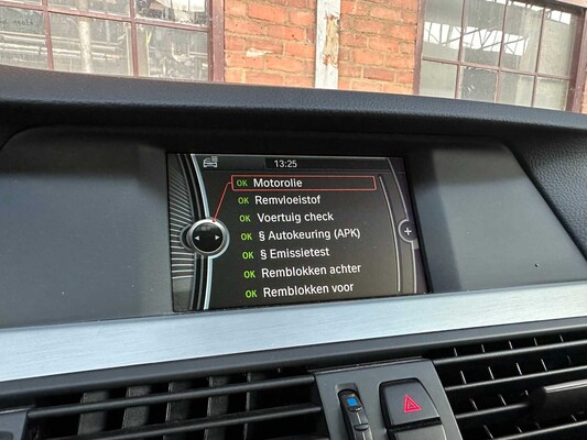 BMW 528i Touring Executive 245hp 2012 F11 5-Series (Original-NL), 08-XGB-5