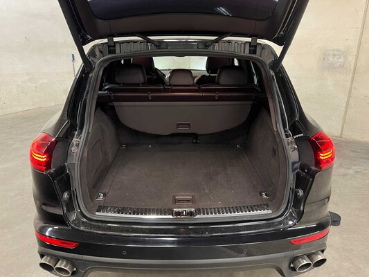 Porsche Cayenne S E-Hybrid 3.0 V6 416hp 2015 (Original-NL), GZ-024-N