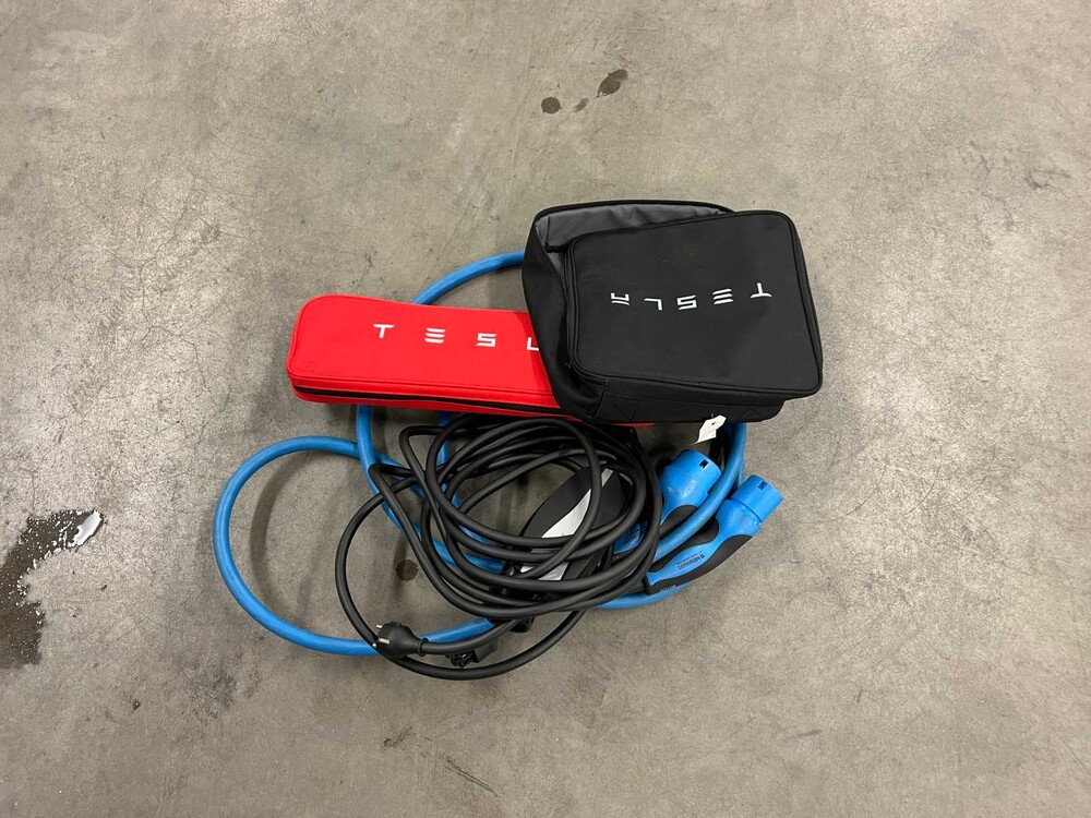 Tesla Model 3 Standard RWD Plus 60 kWh (Original-NL & 1. Besitzer) 238PS 2019, G-021-BB