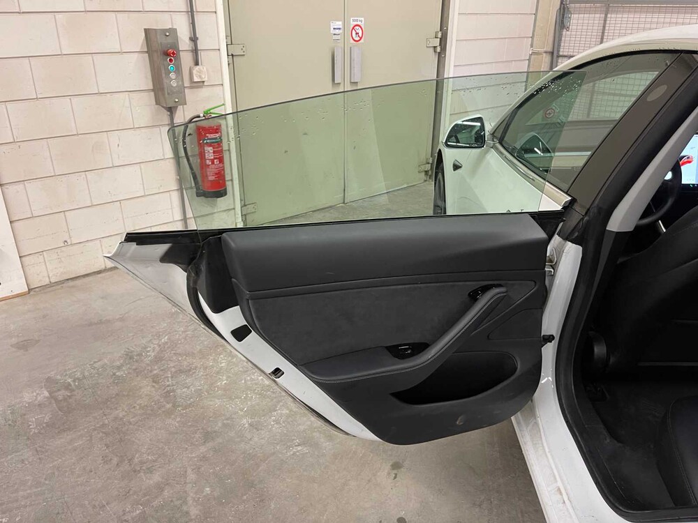 Tesla Model 3 Standard RWD Plus 60 kWh (Original-NL & 1. Besitzer) 238PS 2019, G-691-DR