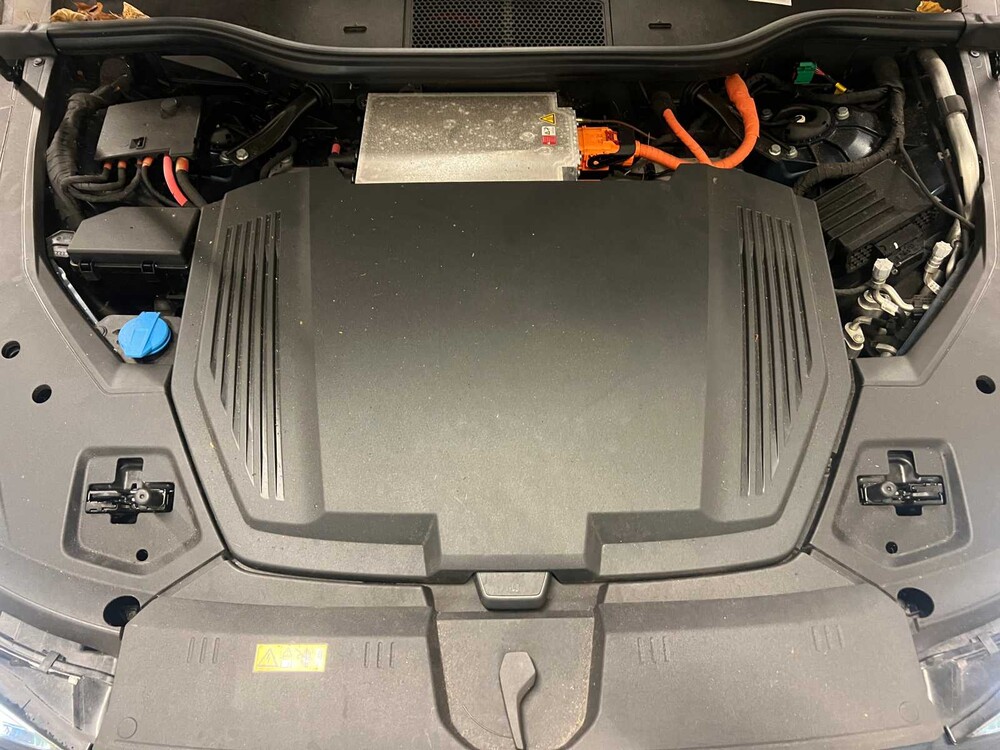 Audi E-Tron 55 Quattro Business Edition 95 kWh 408pk 2020 (Origineel-NL + 1e eigenaar), J-159-VG