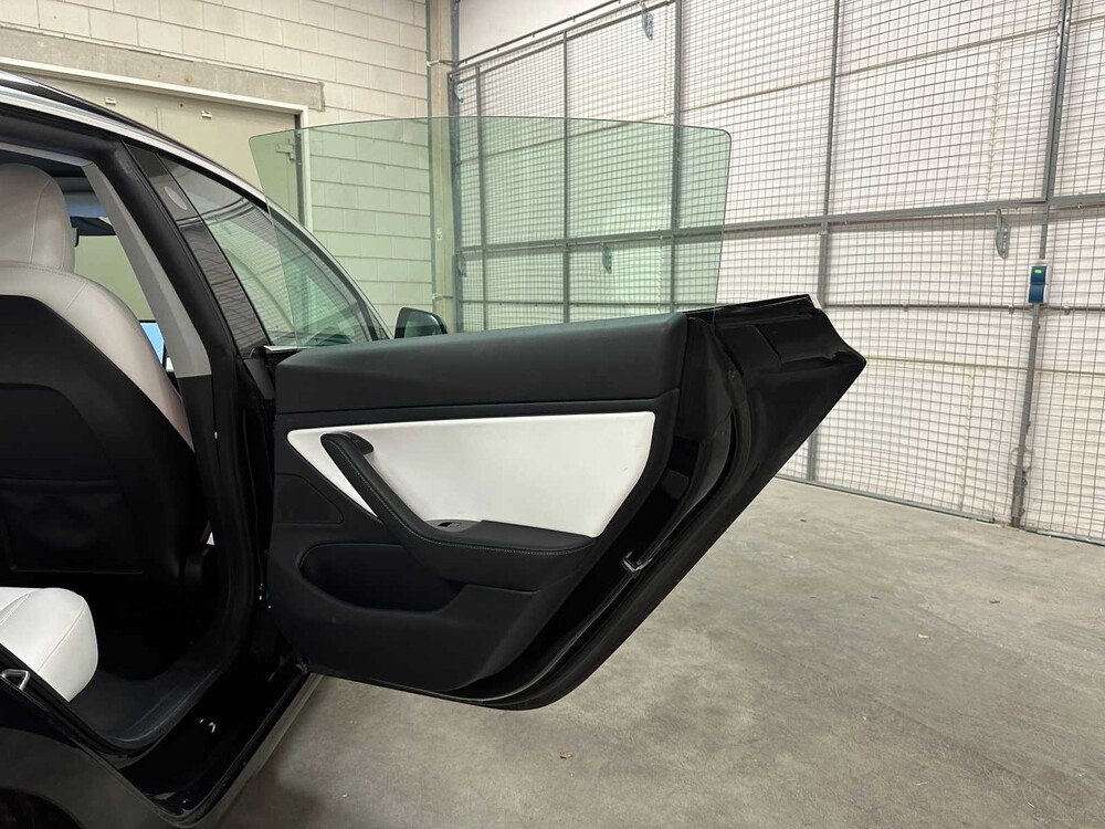 Tesla Model 3 Standard RWD Plus 60 kWh 238pk 2019 (Origineel-NL + 1e Eigenaar), G-679-GD