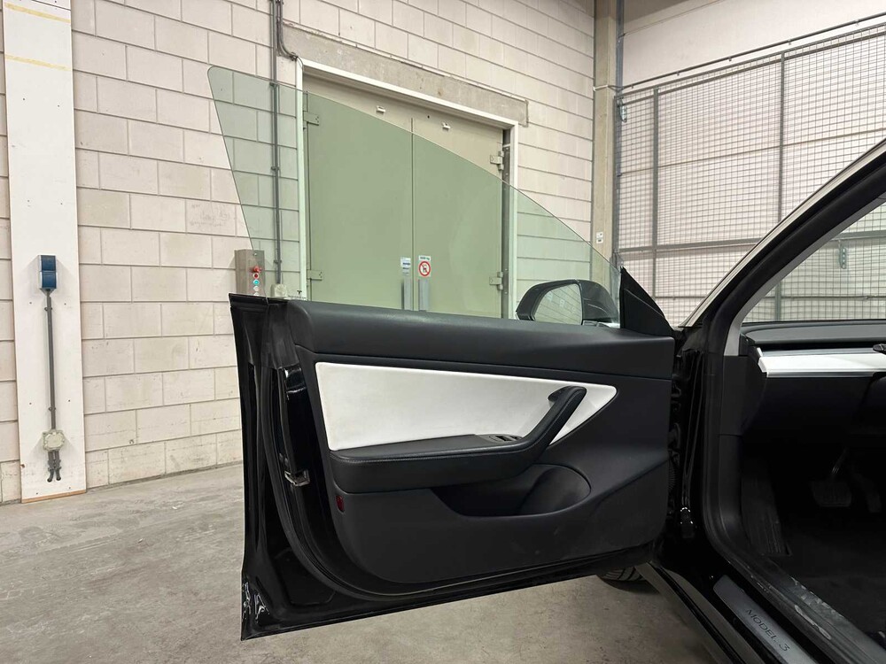 Tesla Model 3 Standard RWD Plus 60 kWh 238pk 2019 (Origineel-NL + 1e Eigenaar), G-679-GD
