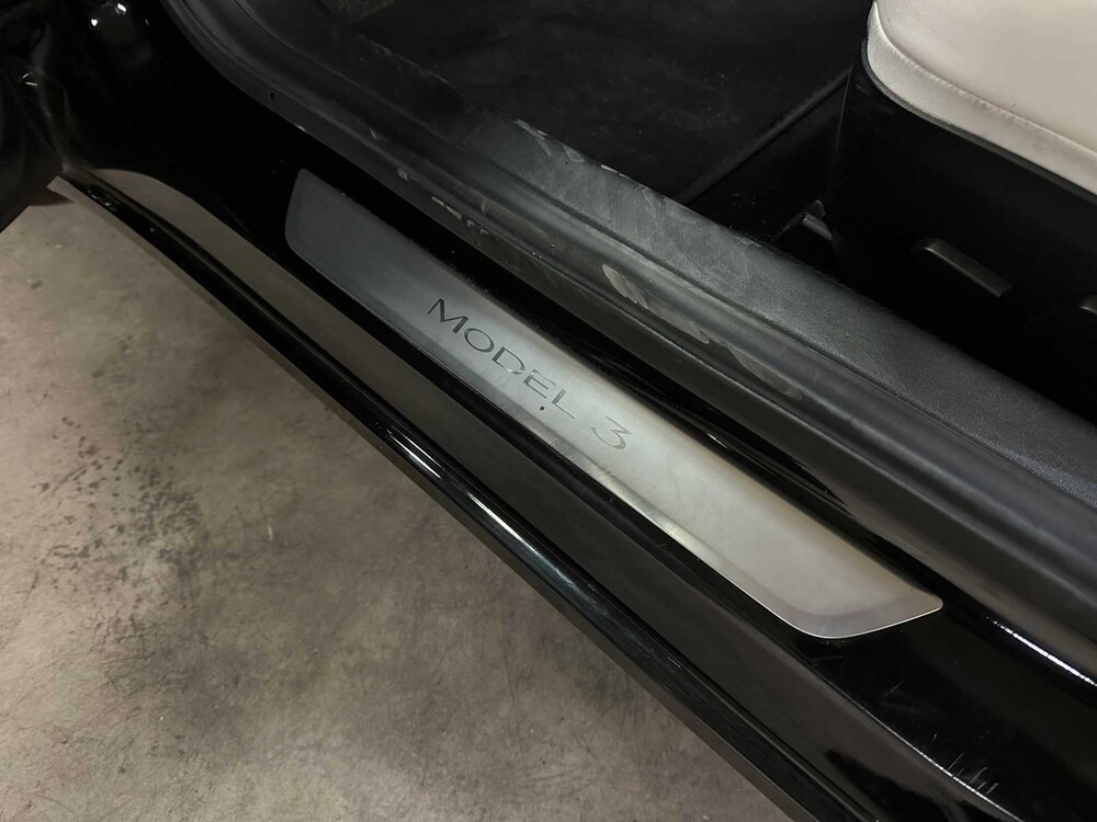 Tesla Model 3 Standard RWD Plus 60 kWh 238pk 2019 (Origineel-NL + 1e Eigenaar), G-679-GD