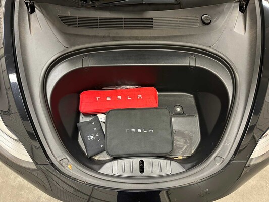 Tesla Model 3 Standard RWD Plus 60 kWh 238PS 2019 (Original-NL + 1. Besitzer), G-679-GD