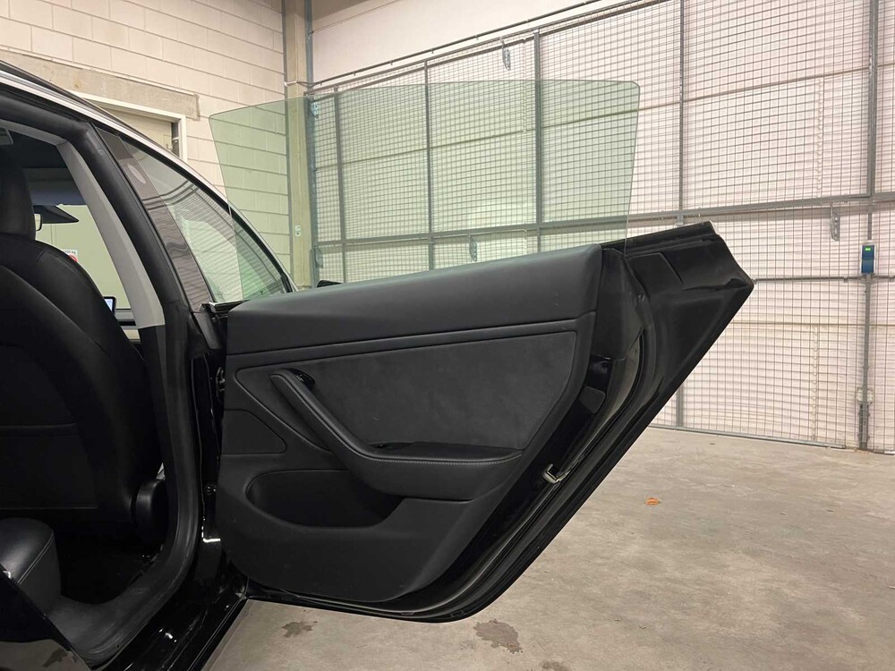 Tesla Model 3 Standard RWD Plus 60 kWh 238pk 2019 (Origineel-NL + 1e Eigenaar), G-638-LV