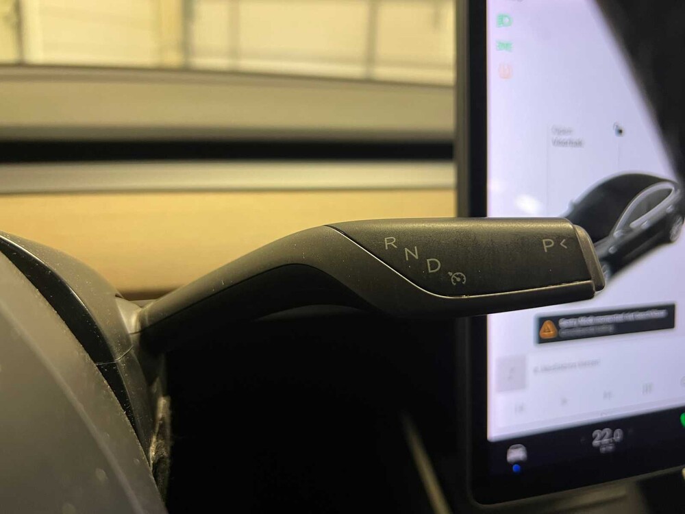 Tesla Model 3 Standard RWD Plus 60 kWh 238pk 2019 (Origineel-NL + 1e Eigenaar), G-638-LV