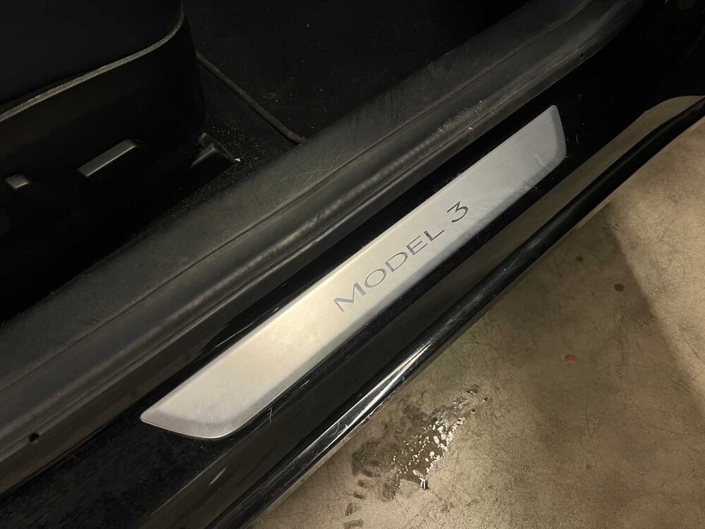 Tesla Model 3 Standard RWD Plus 60 kWh 238pk 2019 (Origineel-NL + 1e Eigenaar), G-638-LV