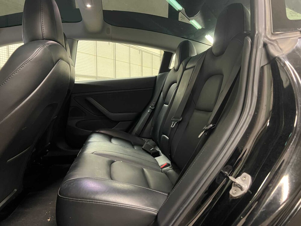 Tesla Model 3 Standard RWD Plus 60 kWh 238pk 2019 (Origineel-NL + 1e Eigenaar), G-638-LV