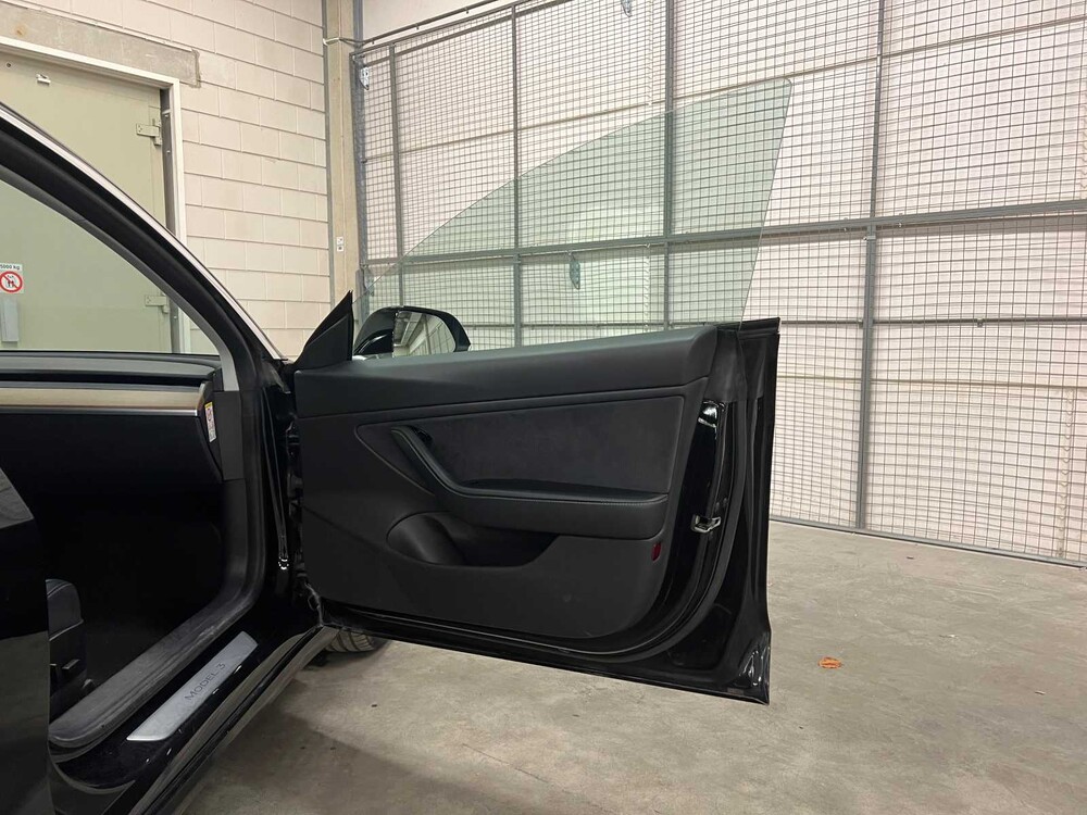 Tesla Model 3 Standard RWD Plus 60 kWh 238pk 2019 (Origineel-NL + 1e Eigenaar), G-638-LV