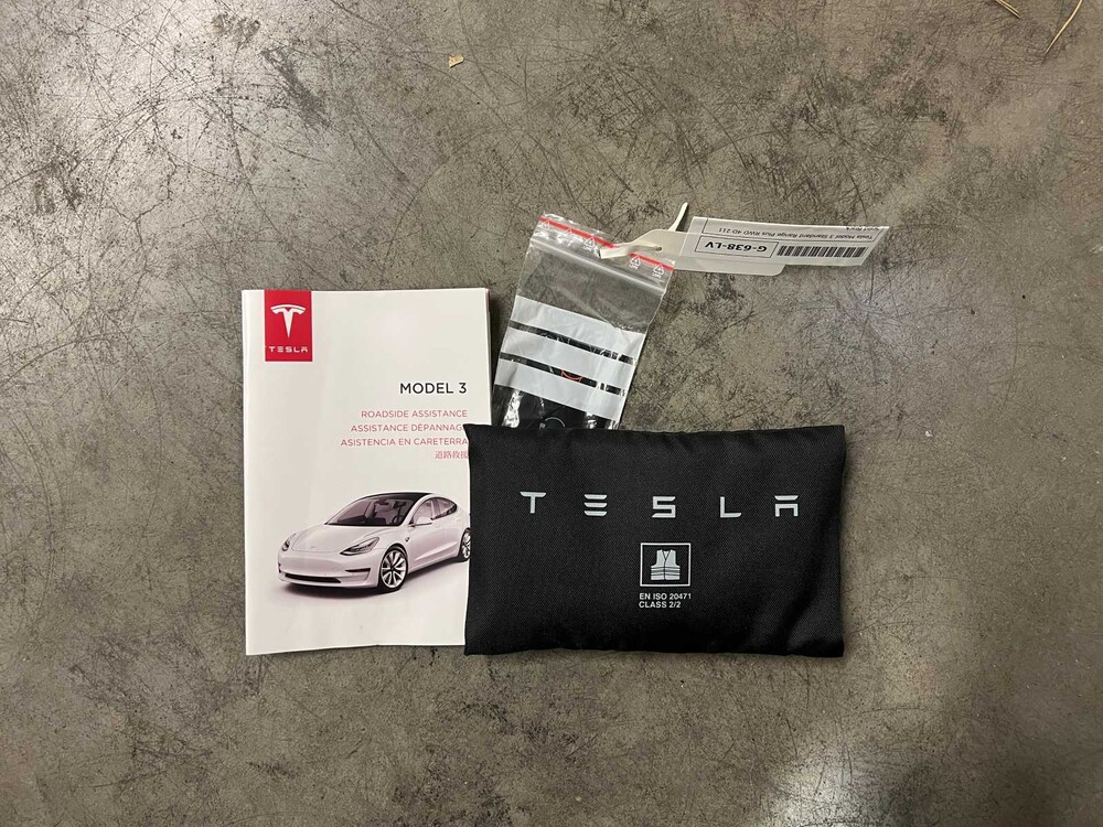 Tesla Model 3 Standard RWD Plus 60 kWh 238pk 2019 (Origineel-NL + 1e Eigenaar), G-638-LV
