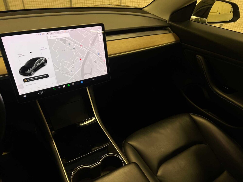 Tesla Model 3 Standard RWD Plus 60 kWh 238pk 2019 (Origineel-NL + 1e Eigenaar), G-638-LV