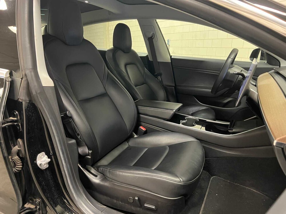 Tesla Model 3 Standard RWD Plus 60 kWh 238pk 2019 (Origineel-NL + 1e Eigenaar), G-638-LV