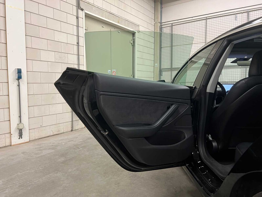 Tesla Model 3 Standard RWD Plus 60 kWh 238pk 2019 (Origineel-NL + 1e Eigenaar), G-638-LV