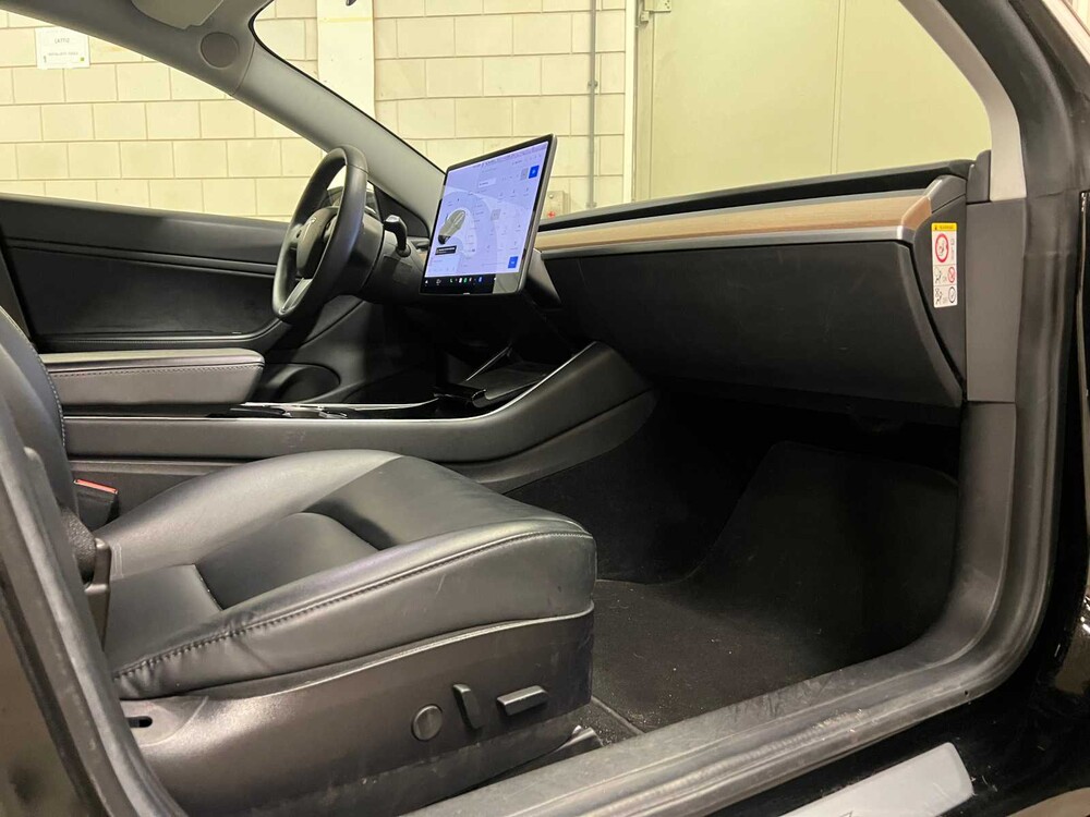 Tesla Model 3 Standard RWD Plus 60 kWh 238pk 2019 (Origineel-NL + 1e Eigenaar), G-638-LV