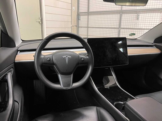 Tesla Model 3 Standard RWD Plus 60 kWh (Original-NL & 1. Besitzer) 238PS 2019, G-021-BB