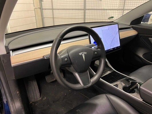 Tesla Model 3 Standard RWD Plus 60 kWh (Original-NL & 1. Besitzer) 238PS 2019, G-021-BB