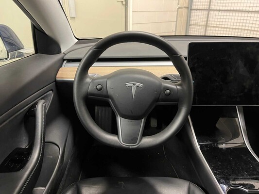 Tesla Model 3 Standard RWD Plus 60 kWh (Original-NL & 1. Besitzer) 238PS 2019, G-021-BB