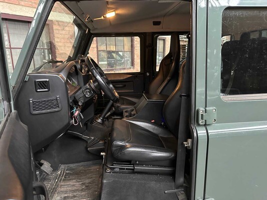 Land Rover Defender L316 2.4 TD 130