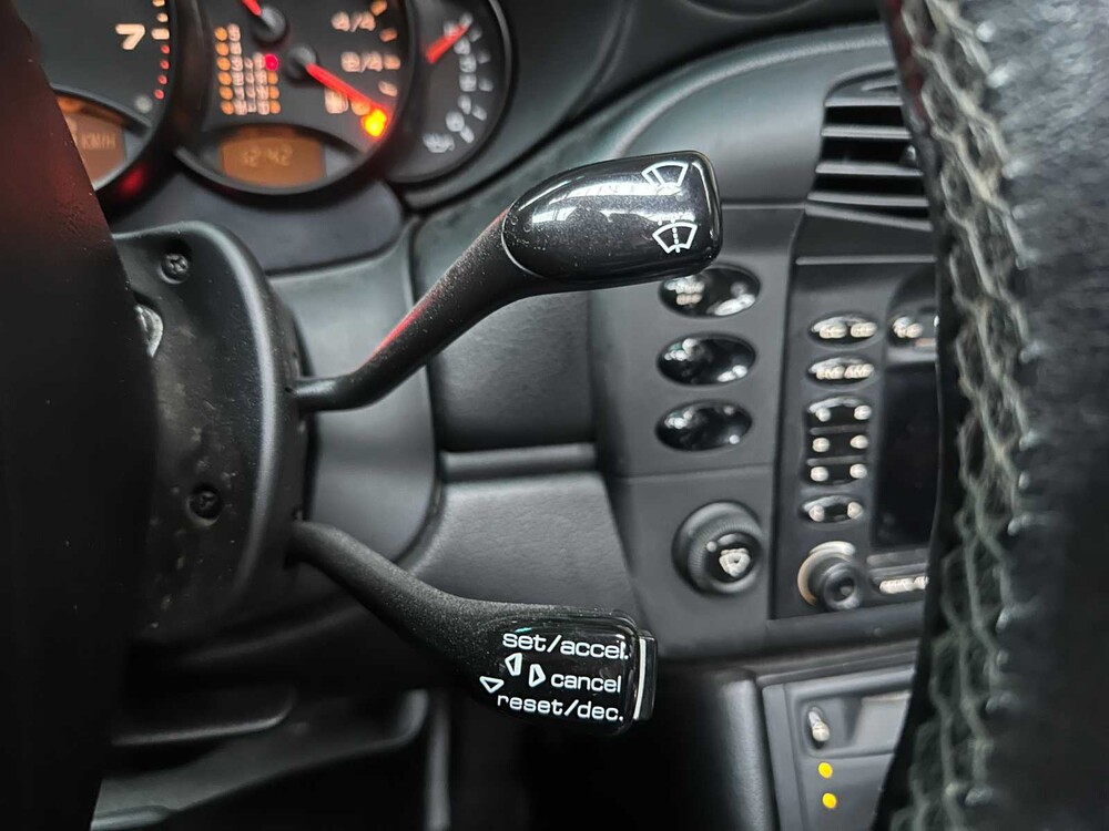 Porsche 911 Carrera 4 996 3.4 Cabriolet 300hp 2001 Youngtimer