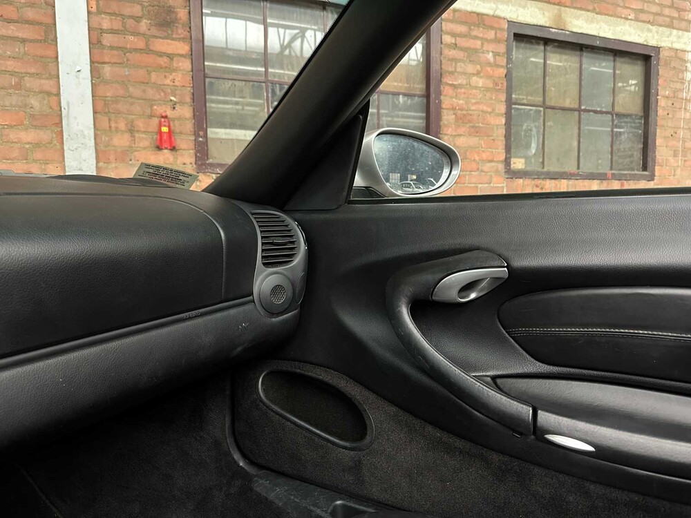 Porsche 911 Carrera 4 996 3.4 Cabriolet 300hp 2001 Youngtimer