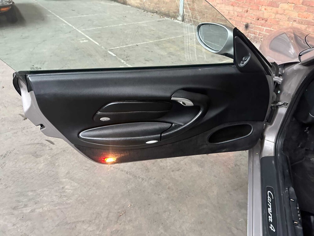 Porsche 911 Carrera 4 996 3.4 Cabriolet 300hp 2001 Youngtimer