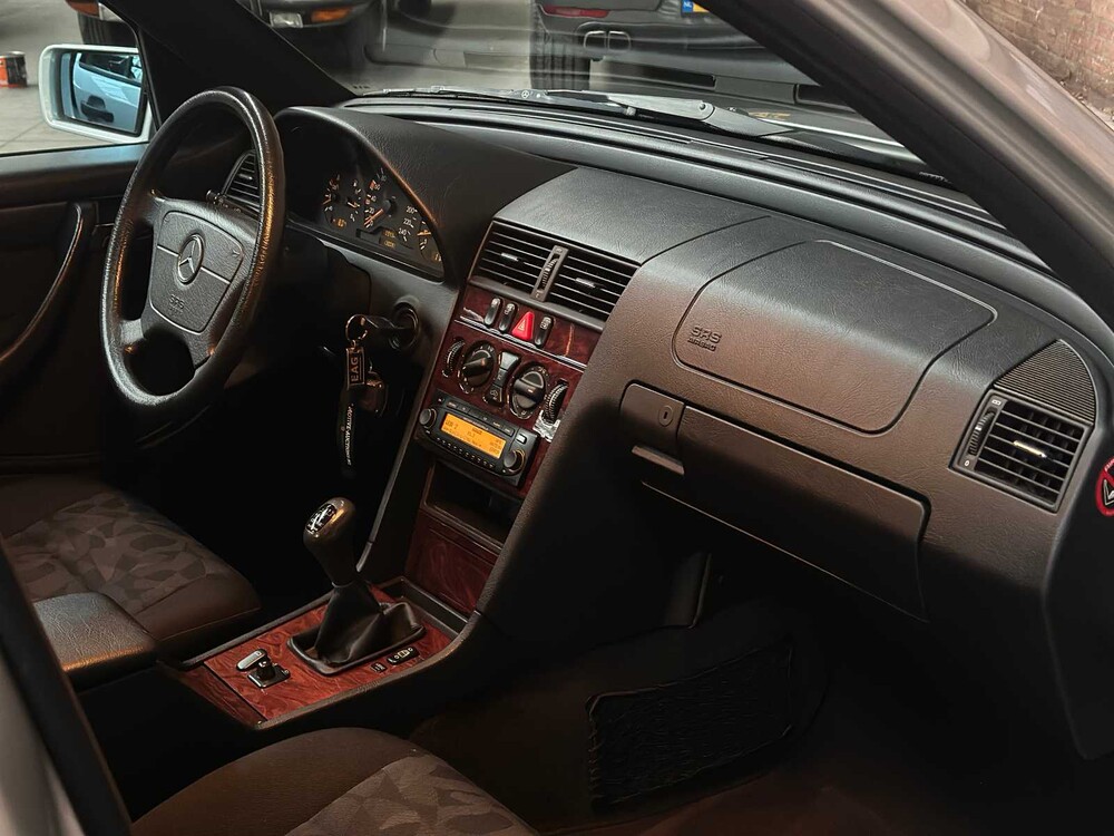 Mercedes-Benz C180 Classic 122hp 1999, GD-630-Z Youngtimer