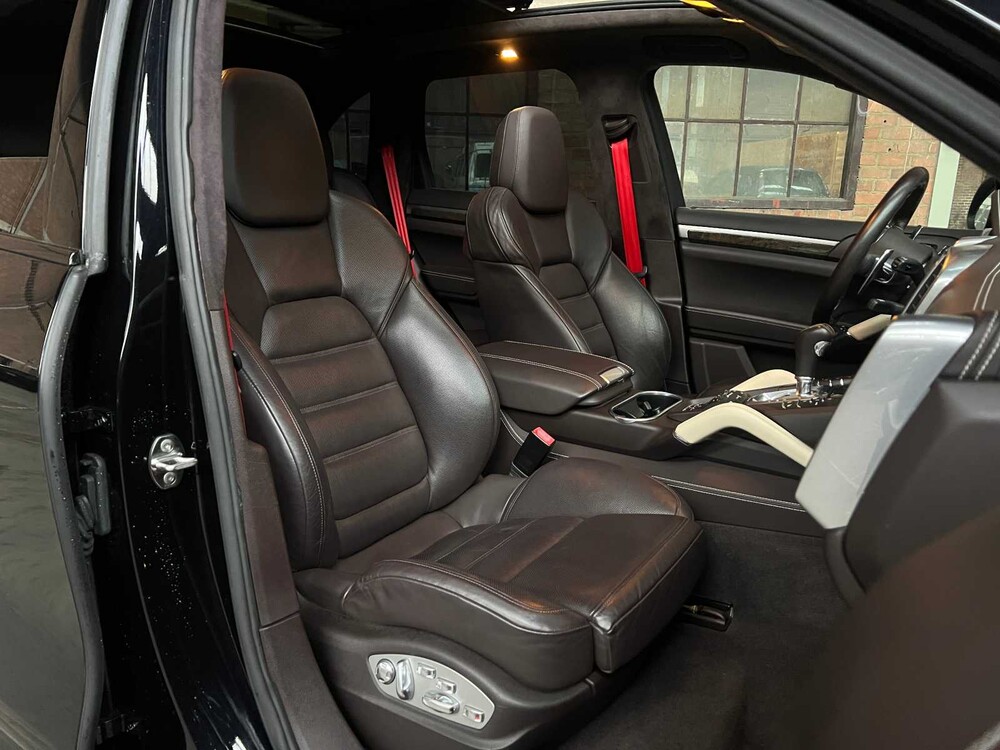Porsche Cayenne Turbo 4.8 V8 500pk 2012 (80.000 KM)