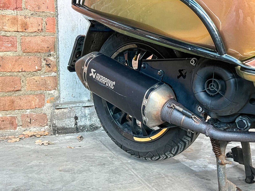 Vespa Sprint 4T (AKRAPOVIC) 49cc 2016 -CUSTOM-, DBP-40-B Bromscooter