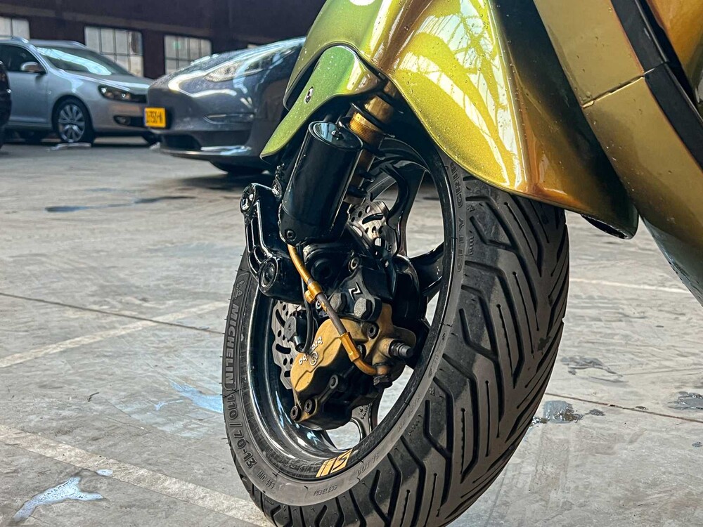 Vespa Sprint 4T (AKRAPOVIC) 49cc 2016 -CUSTOM-, DBP-40-B Bromscooter