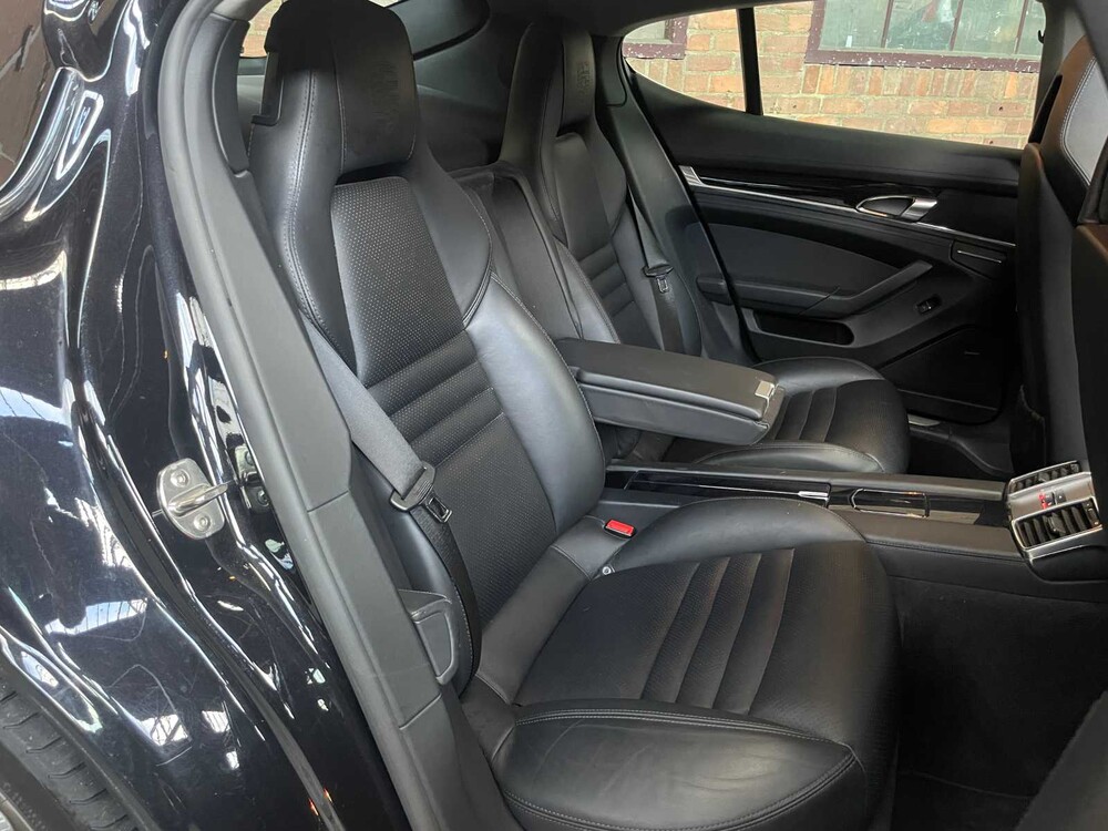 Porsche Panamera S Hybrid 3.0 360pk 2012 (Origineel-NL), 02-TFX-2