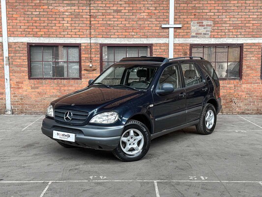 Mercedes-Benz M-class 270 CDI 163hp 2001 (Original-NL), 95-HF-SV