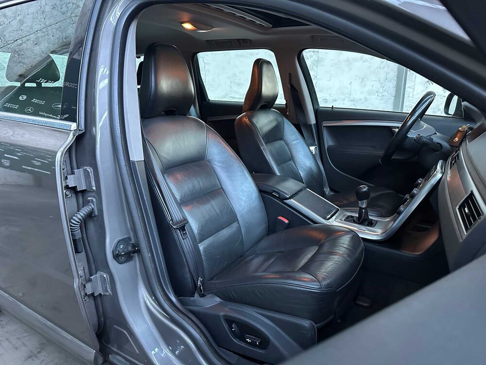 Volvo V70 1.6 T4 Lim. Ausgabe 179hp 2012, (Original-NL), 23-TSZ-4