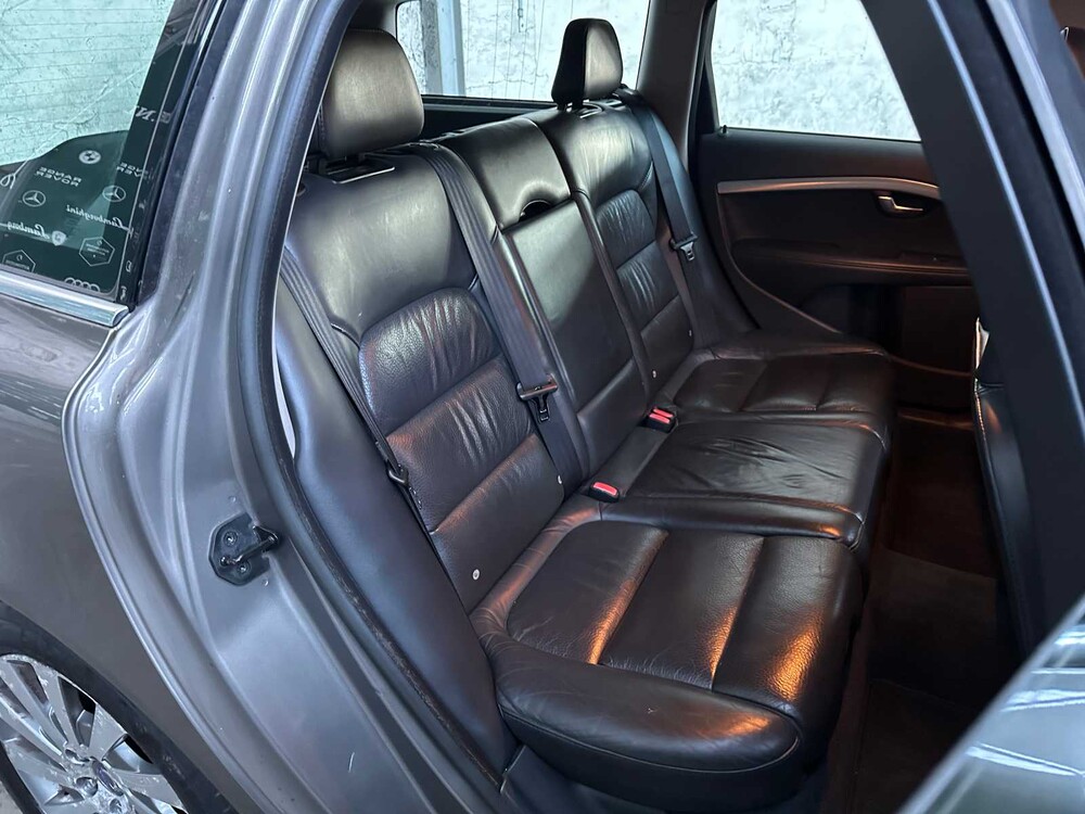 Volvo V70 1.6 T4 Lim. Ausgabe 179hp 2012, (Original-NL), 23-TSZ-4