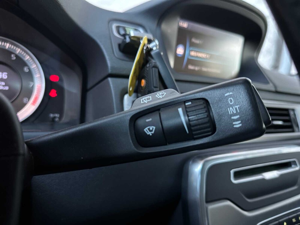 Volvo V70 1.6 T4 Lim. Ausgabe 179hp 2012, (Original-NL), 23-TSZ-4