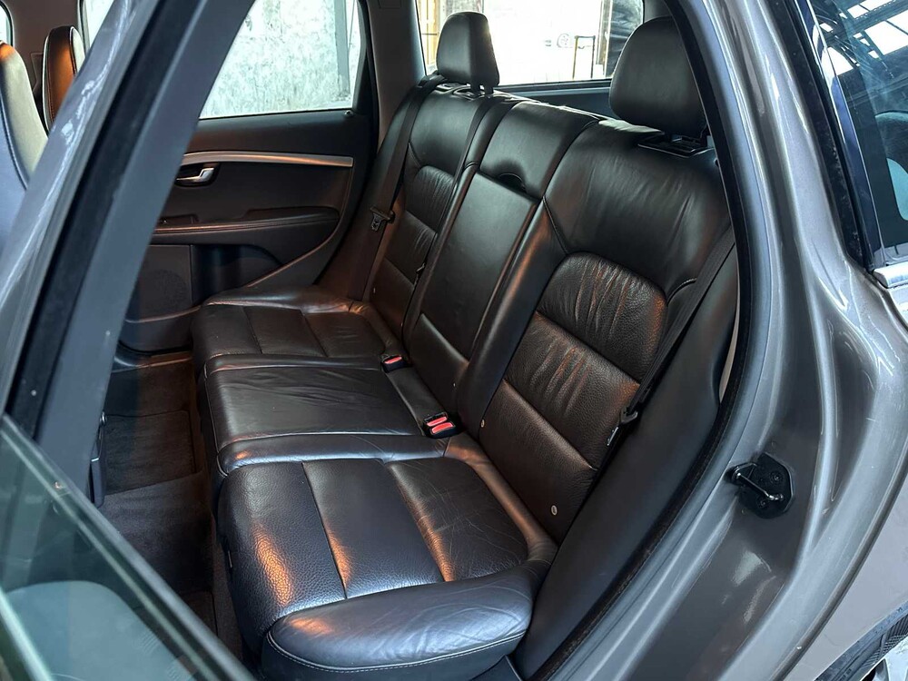 Volvo V70 1.6 T4 Lim. Ausgabe 179hp 2012, (Original-NL), 23-TSZ-4