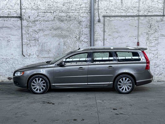 Volvo V70 1.6 T4 Lim. Edition 179hp 2012, (Original-NL), 23-TSZ-4