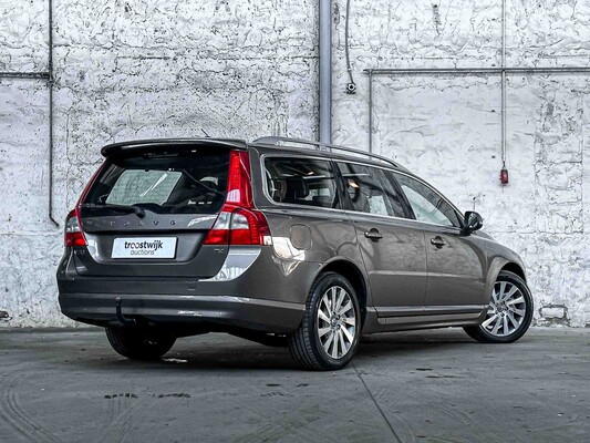 Volvo V70 1.6 T4 Lim. Edition 179hp 2012, (Original-NL), 23-TSZ-4